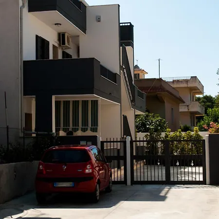Mareinsicilia: Larica Apartment Cava d'Aliga