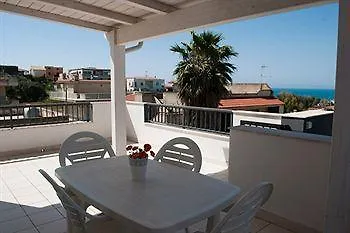 Mareinsicilia: Larica Apartment Cava d'Aliga