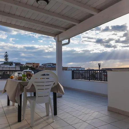Mareinsicilia: Larica Apartment Cava d'Aliga