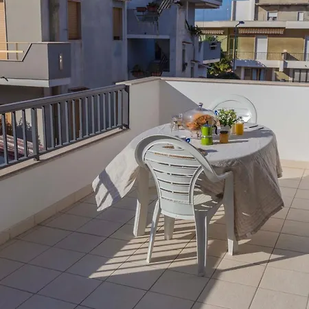 Apartment Mareinsicilia: Larica