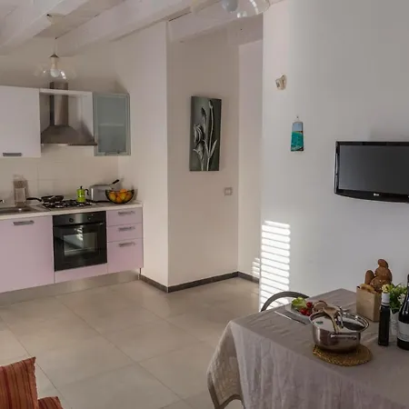 Mareinsicilia: Larica Apartment Cava d'Aliga